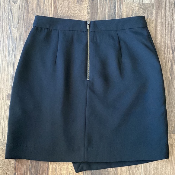 Banana Republic Black Wrap Skirt: Size 0 - Picture 2 of 5